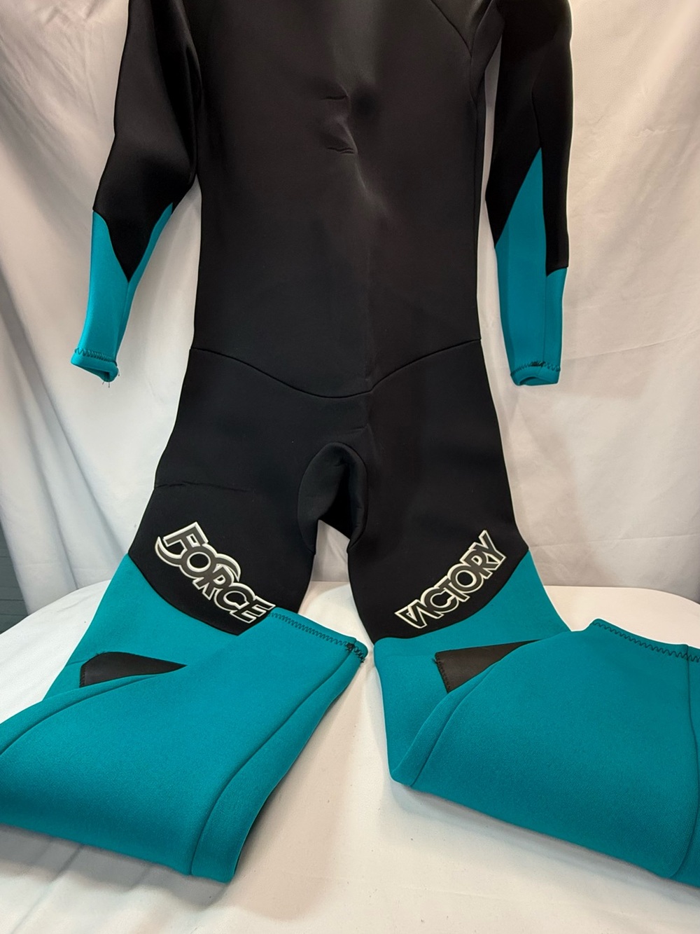 Victory Force Vintage Men’s L Full Wetsuit - Black & Teal EUC